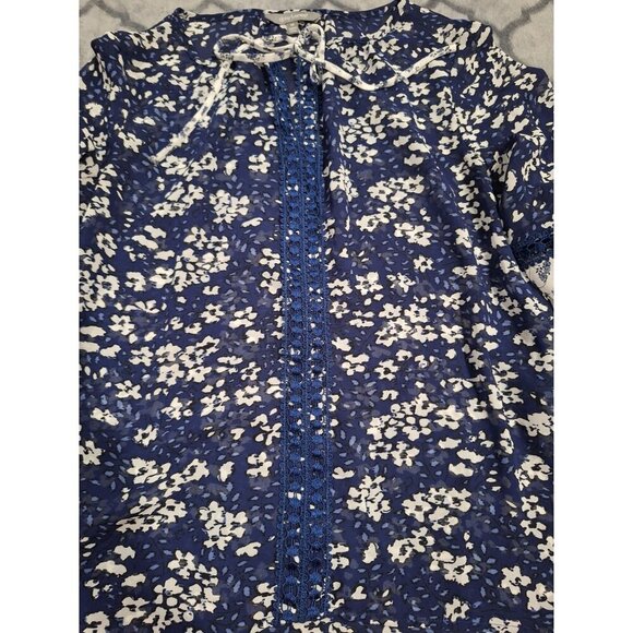 EUC Daisy Fuentes Blue & White Floral Lace-Trim Blouse/Sz. M - Picture 5 of 7